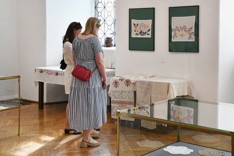 Los tkany na krosnach – fotorelacja z wernisażu