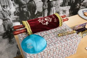 akcesoria zgromadzone na stole