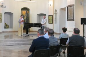 powitanie gości wernisażu