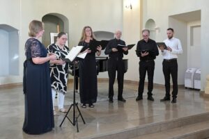 Członkowie chóru Cantate Deo