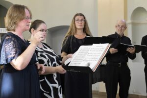 Członkowie chóru Cantate Deo