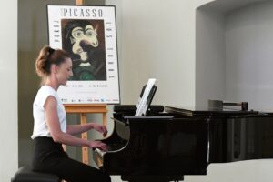 Akompaniatorka przy fortepianie